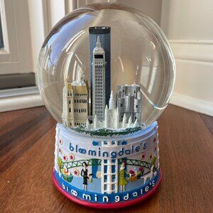 Bloomingdales Three Jay Minnesota Snow Globe Music Box